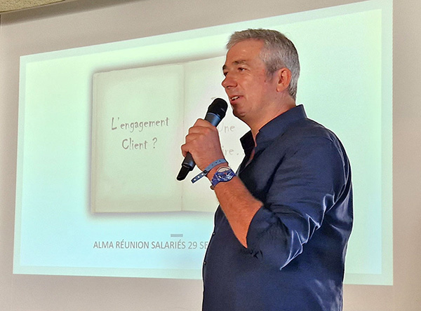 Alain Bouveret, consultant en relation client.